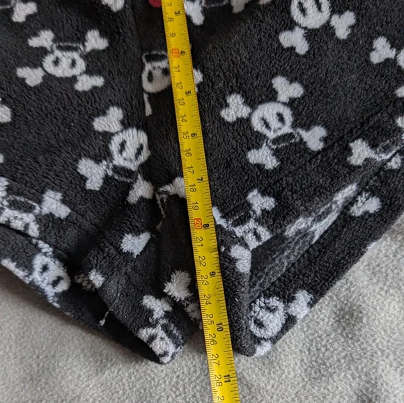 Paul Frank Black and White Skull Athletic Shorts - Picture 5 of 6